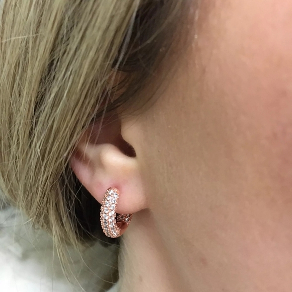 NEW 17mm Gold Round Diamond Hoop Earrings - Picture 3 of 4